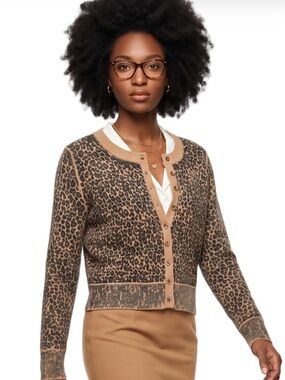 AMAZON Leopard Print Brown Cardigan Sweater Long sleeves Wide Scoopneck ButtonUp